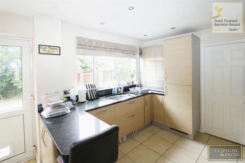 4 bedroom detached house to rent, Brent Avenue, South Woodham Ferrers