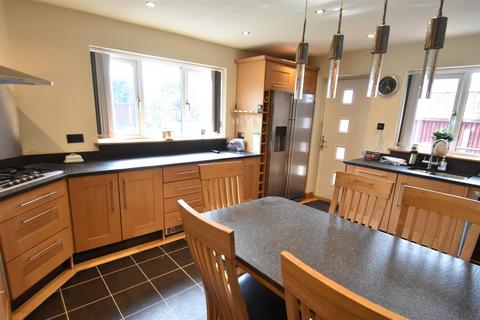 4 bedroom detached house for sale, Acorn Close, Manchester M45