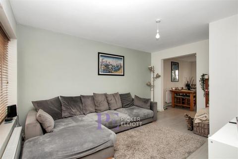 3 bedroom end of terrace house for sale, Gowrie Close, Hinckley LE10