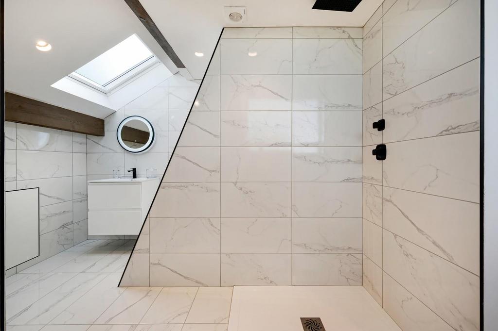 Main Bedroom Ensuite
