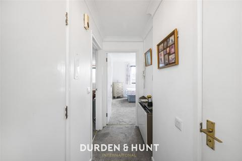 1 bedroom retirement property for sale, High Road, London E18