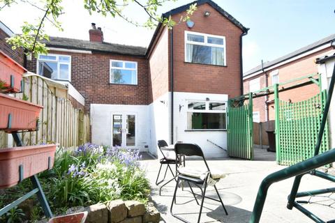 4 bedroom semi-detached house for sale, Brandlesholme Road, Bury BL8