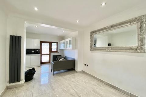 5 bedroom house to rent, Morland Gardens, Southall