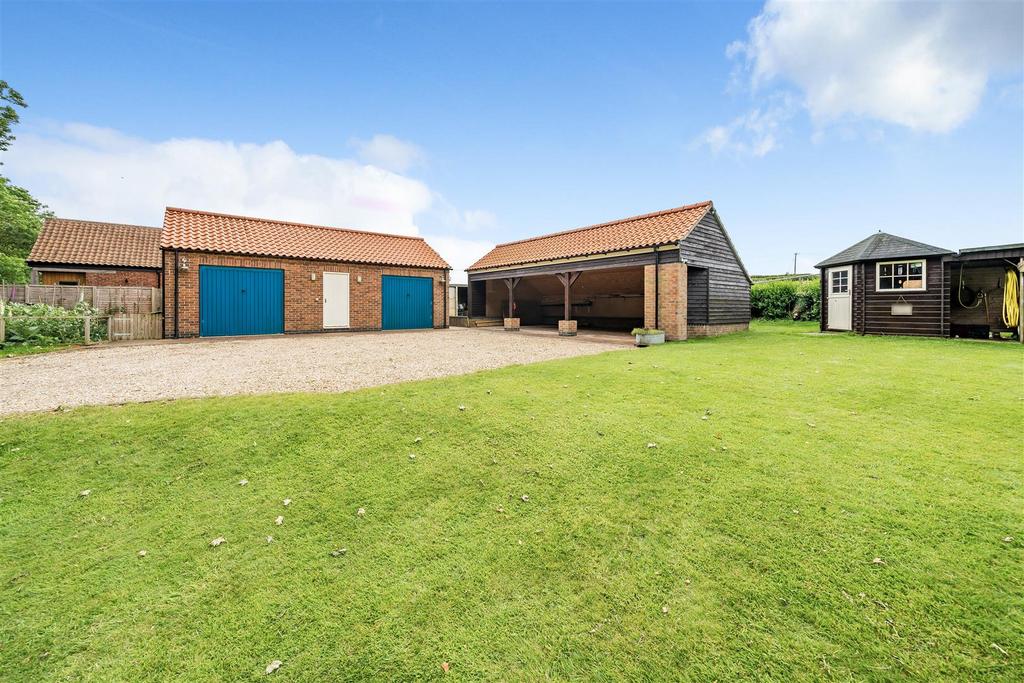 DETACHED GARAGE WORKSHOP and CARPORT.jpg