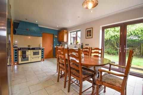 3 bedroom bungalow for sale, Skirsgill Close, Penrith