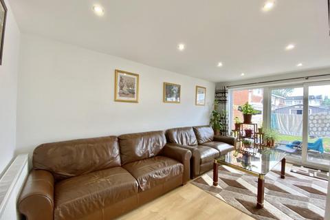3 bedroom end of terrace house for sale, Selan Gardens, Hayes
