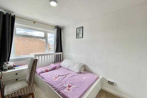 3 bedroom end of terrace house for sale, Selan Gardens, Hayes