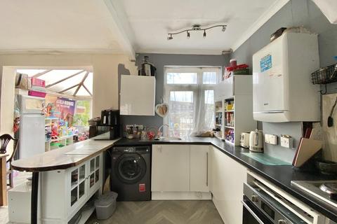 3 bedroom house for sale, Hewens Road, Uxbridge