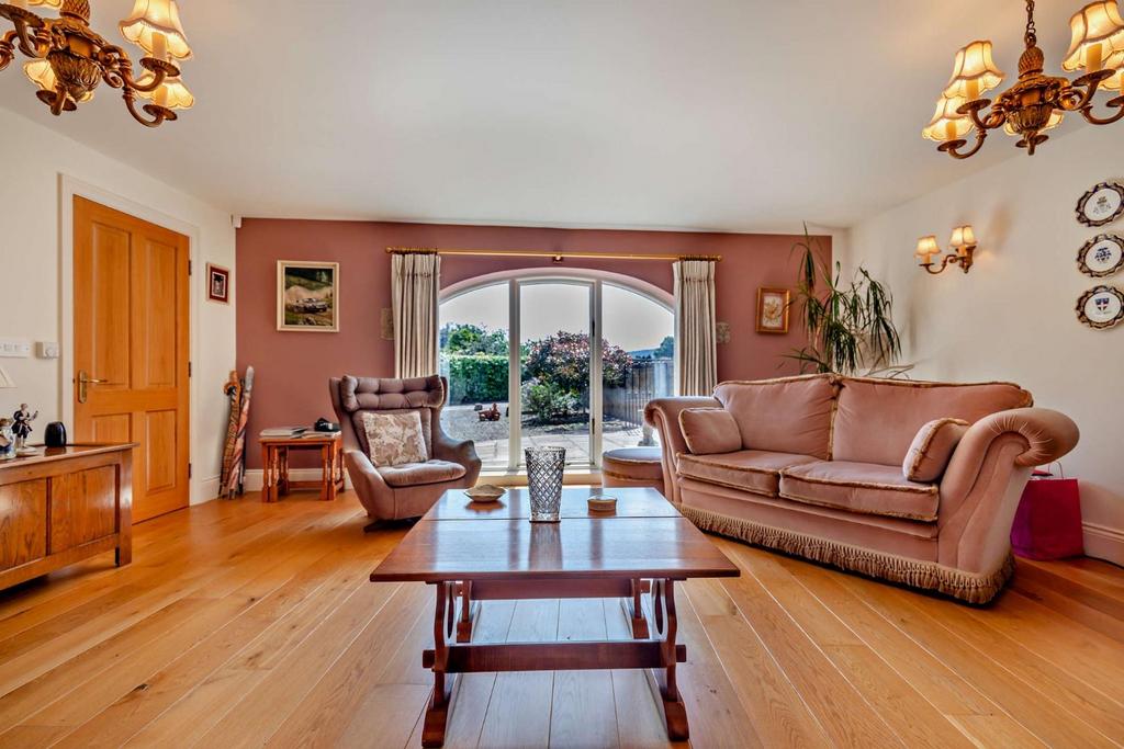 8602184-interior20-800.jpg