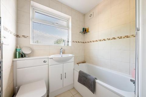 70 Goshawk Gardens, Hayes, UB4 8LB