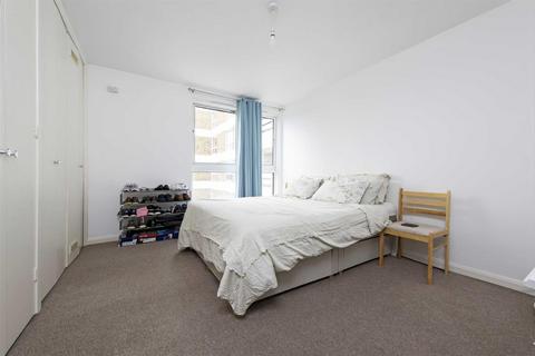 2 bedroom flat to rent, March Court, Warwick Drive, Putney