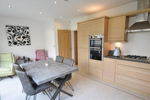 5 Albemarle Place, Tottington, Bury, BL8 3GN