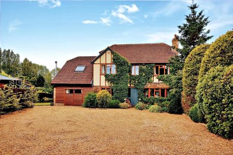 5 bedroom detached house for sale, Epping Lane, Stapleford Tawney