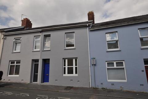 3 bedroom terraced house for sale, Parcmaen Street, Carmarthen