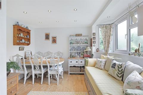 2 bedroom flat for sale, Tudor Court, London E17