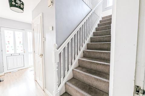 2a The Hillock, Astley, Manchester, M29 7GW