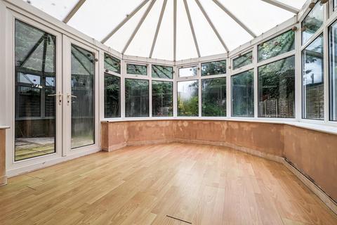 2a The Hillock, Astley, Manchester, M29 7GW