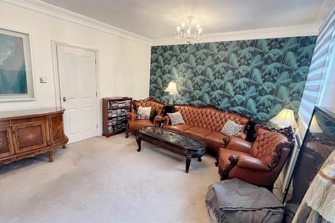 4 bedroom terraced house for sale, Courtlands Close, Birmingham B5