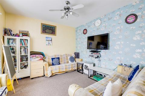 3 bedroom end of terrace house for sale, Knighton Avenue, Radford NG7