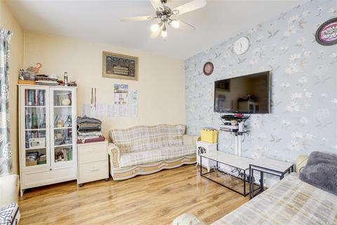 3 bedroom end of terrace house for sale, Knighton Avenue, Bobbers Mill NG7