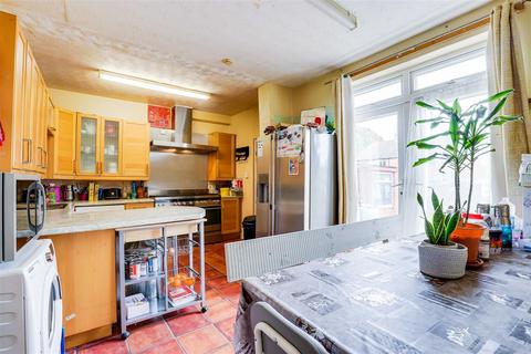 3 bedroom end of terrace house for sale, Knighton Avenue, Bobbers Mill NG7