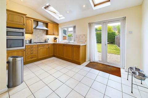 3 bedroom semi-detached house for sale, Cottimore Avenue, Walton-On-Thames