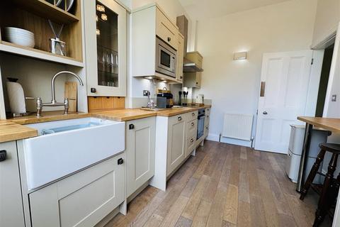 2 bedroom apartment for sale, Driffield Terrace, The Mount