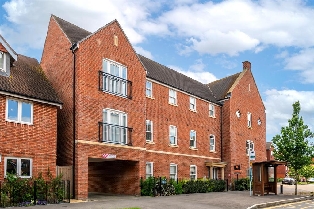 2 Woodpecker House externals-3.jpg