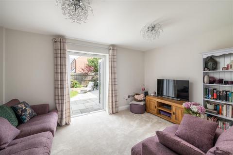 2 bedroom semi-detached house for sale, Court Lodge Road, Horley