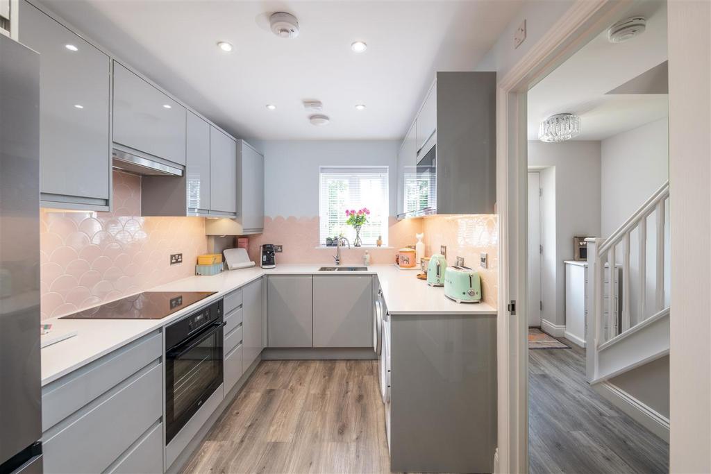 297 Court Lodge Road internals-10.jpg