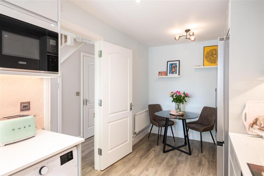 297 Court Lodge Road internals-11.jpg