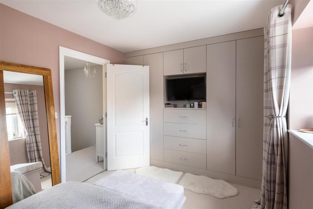 297 Court Lodge Road internals-2.jpg