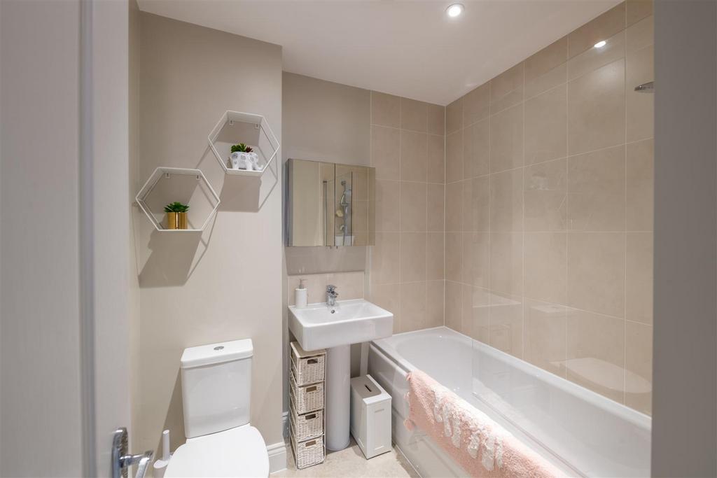 297 Court Lodge Road internals-5.jpg