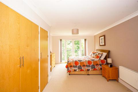 2 bedroom flat for sale, Hollington Park Road, St. Leonards-On-Sea