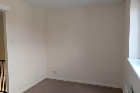 2 bedroom house to rent, Salters Close, Worcester WR4