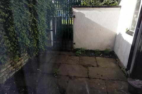 12 Earle Street, Ashton-under-lyne, OL7 0EL