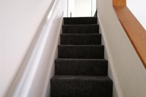 12 Earle Street, Ashton-under-lyne, OL7 0EL