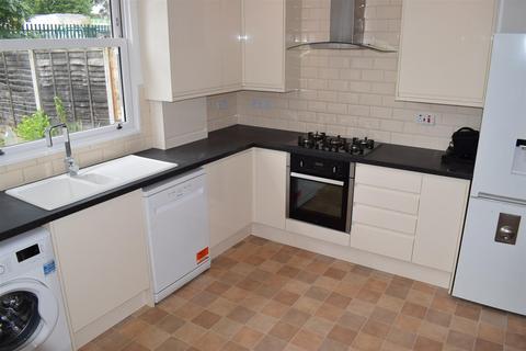 2 bedroom flat to rent, Oakleigh Road North, Whetstone, London