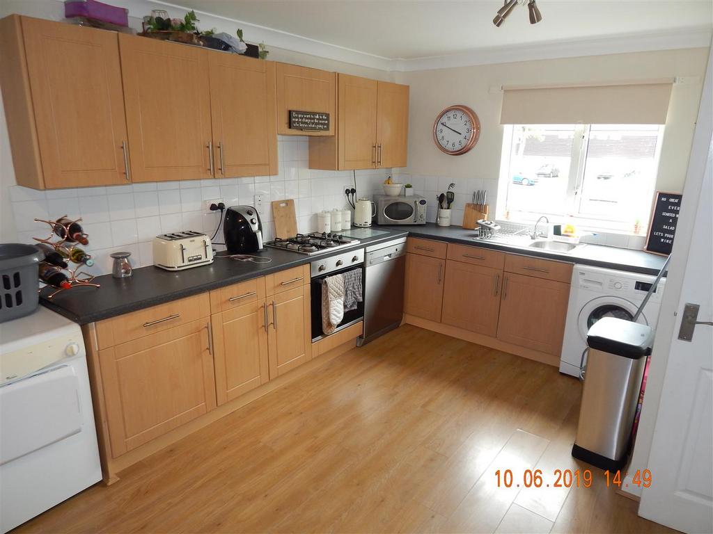 Fitted kitchen