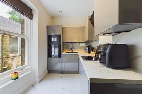 2 bedroom flat for sale, Corbar Road, Buxton