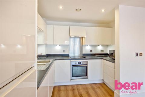 2 bedroom apartment for sale, London Road, Westcliff-on-Sea SS0
