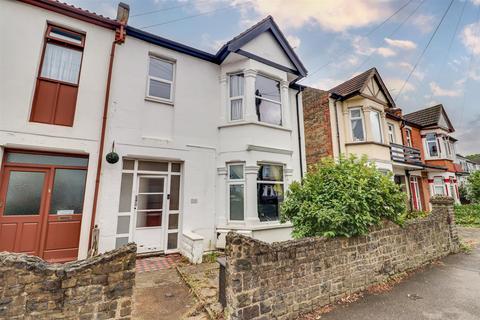 1 bedroom flat for sale, Southbourne Grove, Westcliff-on-Sea SS0