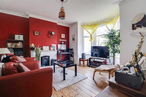 1 bedroom flat for sale, Southbourne Grove, Westcliff-on-Sea SS0