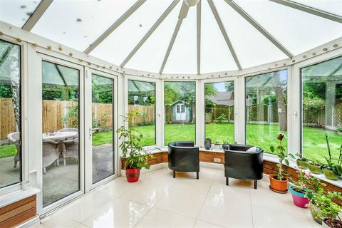 5 Claverdon Drive, Little Aston, Sutton Coldfield, B74 3AH