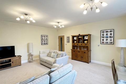 2 bedroom property for sale, Cheltenham Mews, Four Oaks, Sutton Coldfield
