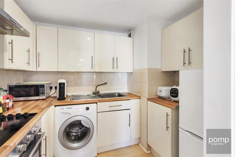 2 bedroom flat to rent, Cromwell Road, South Kensington SW5
