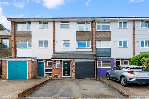 3 bedroom terraced house for sale, Hunters Close, Epsom