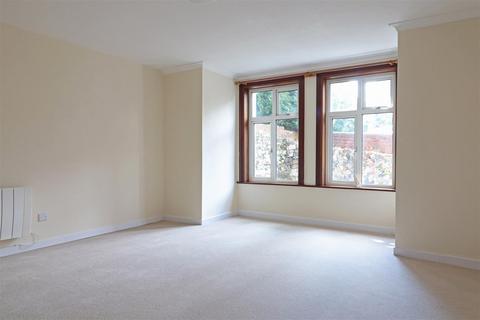 2 bedroom flat for sale, Linkfield Street, Redhill