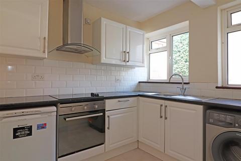 2 bedroom flat for sale, Linkfield Street, Redhill