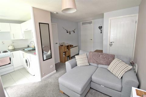 1 bedroom maisonette to rent, Brookside Close, Old Stratford, Milton Keynes